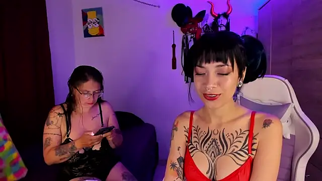 dungeongirls online show from 03/31/26, 07:36