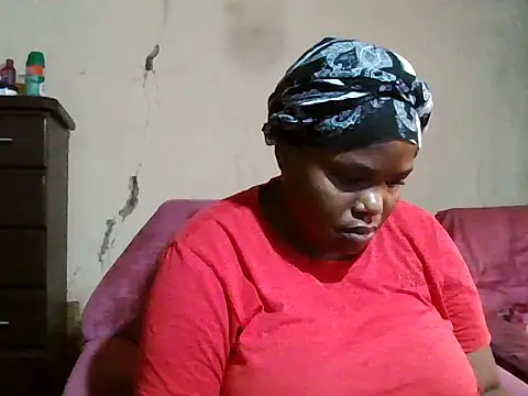 Snapshot of sexybigboobz chatting on 12/14/25, 06:30 sexybigboobz online show from 12/14/25, 06:30