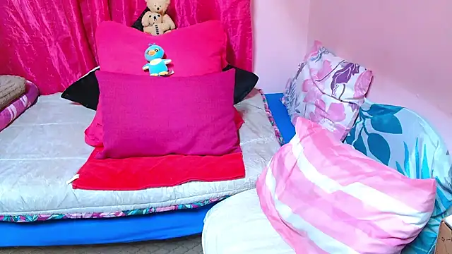 SLUTTYROXY online show from 01/12/26, 04:56