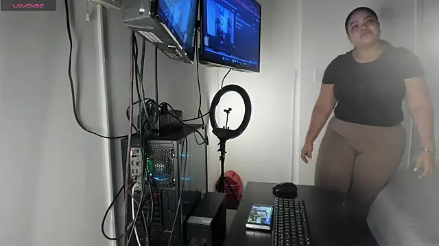 moonsweet1 online show from 05/14/26, 06:26
