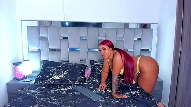 Snapshot of Cammiila chatting on 12/05/25, 11:08 Cammiila online show from 12/05/25, 11:08