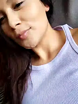 Snapshot of kinky_mila@xh chatting on 01/21/25, 09:36 kinky milaxh online show from 01/21/25, 09:36