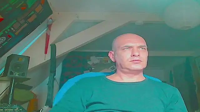 maxhard77 online show from 05/16/26, 03:36