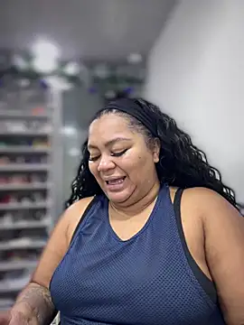 Snapshot of yanza2002 chatting on 12/10/24, 11:19 yanza2002 online show from 12/10/24, 11:19