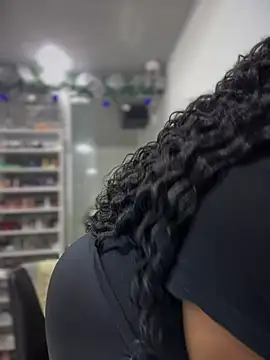 Snapshot of yanza2002 chatting on 12/13/24, 12:20 yanza2002 online show from 12/13/24, 12:20