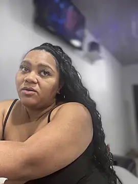 Snapshot of yanza2002 chatting on 12/19/24, 02:56 yanza2002 online show from 12/19/24, 02:56