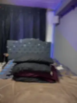 Snapshot of yanza2002 chatting on 01/22/25, 11:43 yanza2002 online show from 01/22/25, 11:43