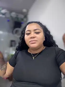 Snapshot of yanza2002 chatting on 01/24/25, 01:56 yanza2002 online show from 01/24/25, 01:56