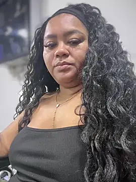 Snapshot of yanza2002 chatting on 01/30/25, 02:27 yanza2002 online show from 01/30/25, 02:27