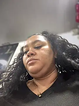 Snapshot of yanza2002 chatting on 02/04/25, 11:38 yanza2002 online show from 02/04/25, 11:38