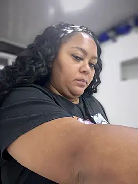 Snapshot of yanza2002 chatting on 02/07/25, 11:34 yanza2002 online show from 02/07/25, 11:34