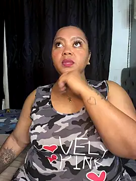 Snapshot of yanza2002 chatting on 09/19/25, 11:49 yanza2002 online show from 09/19/25, 11:49