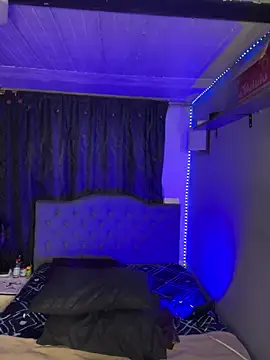 Snapshot of yanza2002 chatting on 10/27/25, 11:09 yanza2002 online show from 10/27/25, 11:09