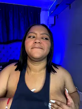 Snapshot of yanza2002 chatting on 11/06/25, 11:15 yanza2002 online show from 11/06/25, 11:15