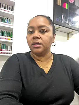 Snapshot of yanza2002 chatting on 11/12/25, 11:58 yanza2002 online show from 11/12/25, 11:58