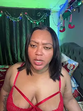 Snapshot of yanza2002 chatting on 12/14/25, 12:05 yanza2002 online show from 12/14/25, 12:05