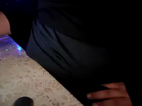 Snapshot of Chubby_DIck4you chatting on 11/30/25, 03:32 Chubby DIck4you online show from 11/30/25, 03:32