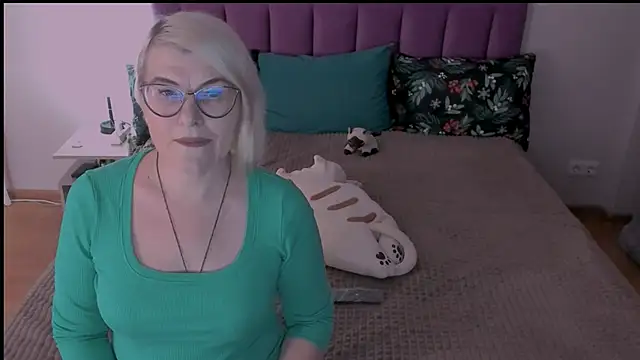 sabrinamacmarren online show from 02/12/25, 05:26