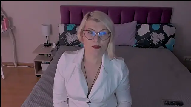 sabrinamacmarren online show from 02/26/25, 04:24