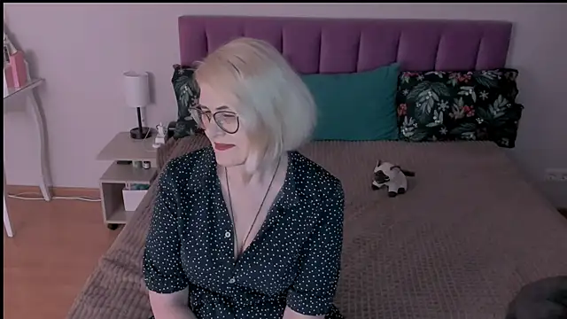 sabrinamacmarren online show from 03/02/25, 07:23