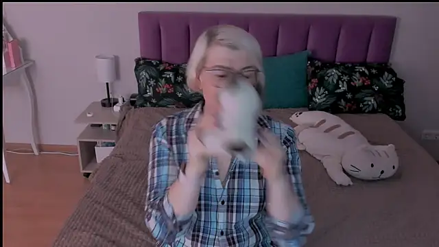 sabrinamacmarren online show from 03/03/25, 04:14