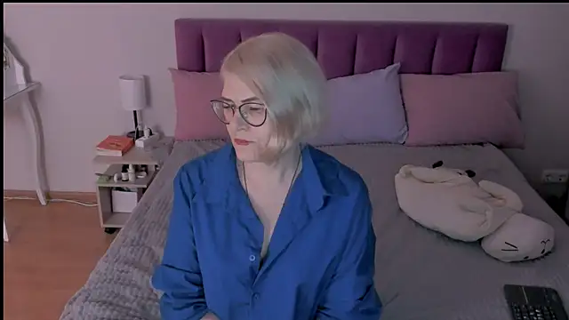 sabrinamacmarren online show from 03/11/25, 07:25