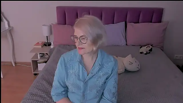 sabrinamacmarren online show from 03/21/25, 07:57