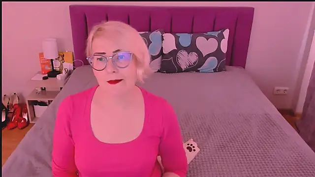 sabrinamacmarren online show from 10/17/25, 01:35