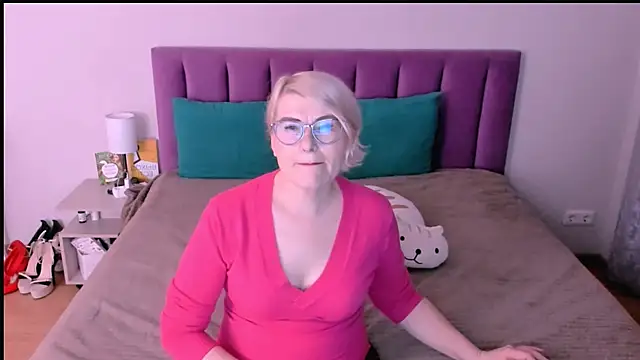 sabrinamacmarren online show from 11/07/25, 04:29