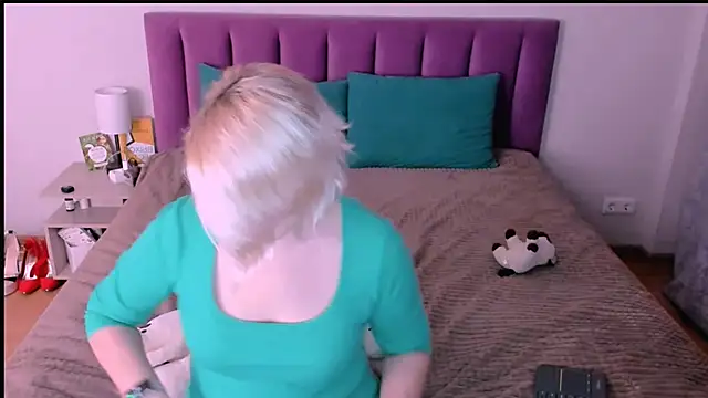 sabrinamacmarren online show from 11/11/25, 02:50