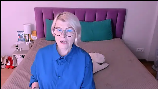 sabrinamacmarren online show from 11/14/25, 03:00