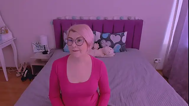 sabrinamacmarren online show from 02/15/26, 09:19