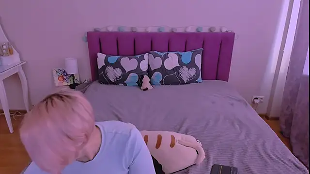 sabrinamacmarren online show from 02/16/26, 09:38