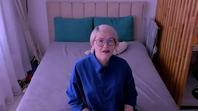 sabrinamacmarren online show from 03/08/26, 09:35