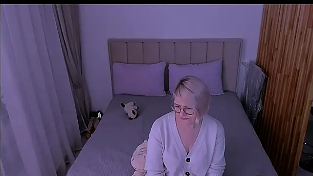 sabrinamacmarren online show from 03/29/26, 08:31