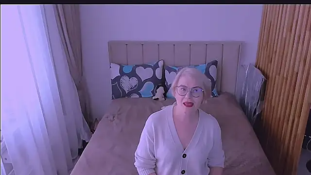 sabrinamacmarren online show from 04/04/26, 01:41