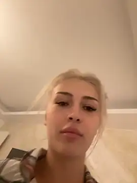 lissababe1 online show from 11/03/25, 09:59