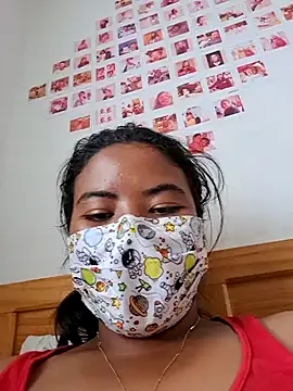 Snapshot of Artinah22 chatting on 02/04/25, 09:28 Artinah22 online show from 02/04/25, 09:28