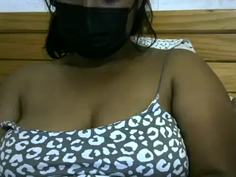 Snapshot of Artinah22 chatting on 02/20/25, 04:25 Artinah22 online show from 02/20/25, 04:25