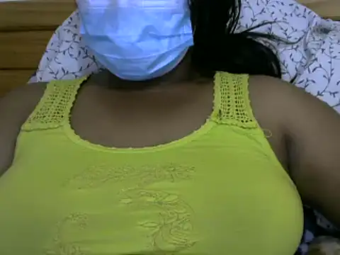 Snapshot of Artinah22 chatting on 03/04/25, 08:49 Artinah22 online show from 03/04/25, 08:49