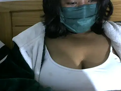 Snapshot of Artinah22 chatting on 09/10/25, 05:35 Artinah22 online show from 09/10/25, 05:35