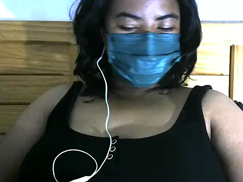 Snapshot of Artinah22 chatting on 09/12/25, 07:36 Artinah22 online show from 09/12/25, 07:36