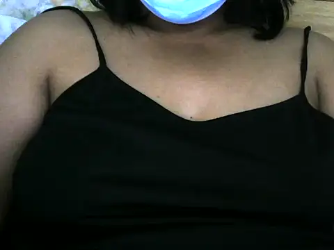 Snapshot of Artinah22 chatting on 09/23/25, 06:00 Artinah22 online show from 09/23/25, 06:00