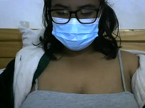 Snapshot of Artinah22 chatting on 09/24/25, 06:00 Artinah22 online show from 09/24/25, 06:00