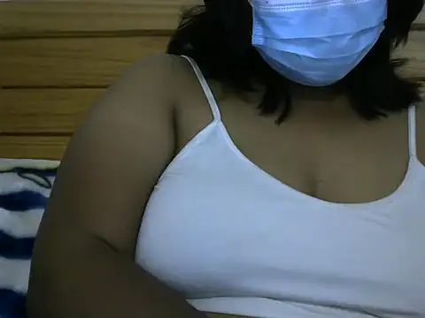 Snapshot of Artinah22 chatting on 10/14/25, 07:47 Artinah22 online show from 10/14/25, 07:47