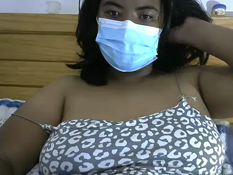 Snapshot of Artinah22 chatting on 10/15/25, 05:57 Artinah22 online show from 10/15/25, 05:57