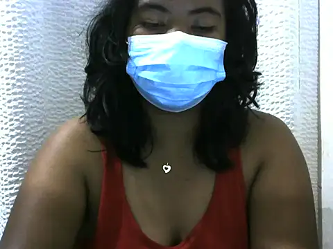 Snapshot of Artinah22 chatting on 11/04/25, 09:25 Artinah22 online show from 11/04/25, 09:25