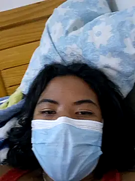 Snapshot of Artinah22 chatting on 11/12/25, 09:14 Artinah22 online show from 11/12/25, 09:14