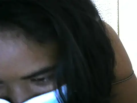 Snapshot of Artinah22 chatting on 11/17/25, 09:09 Artinah22 online show from 11/17/25, 09:09