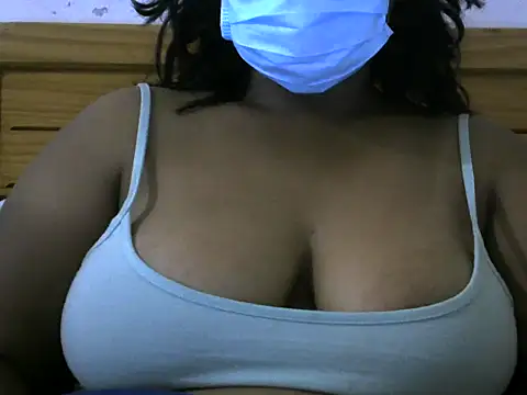 Snapshot of Artinah22 chatting on 11/28/25, 08:44 Artinah22 online show from 11/28/25, 08:44